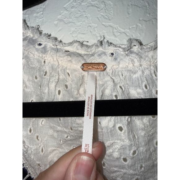 EUC Free People Eyelet Boho Blouse White XS - Picture 4 of 9